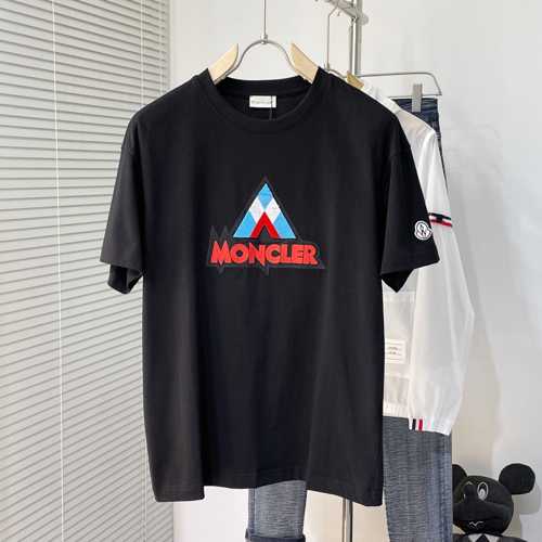 着心地抜群 クルーネック 半袖Tシャツ モンクレール Tシャツ コピー ロゴ入り