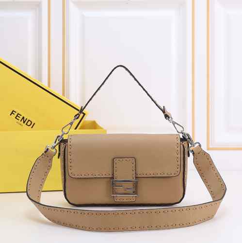 定番 人気 FENDI フェンディ ハンドステッチ ミディアム バゲットバッグ コピー