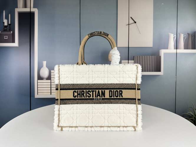 【新作♪秋冬にピッタリ♪】DIOR BOOKTOTE バッグ ミディアム クリスチャン・ディオール バッグ コピー