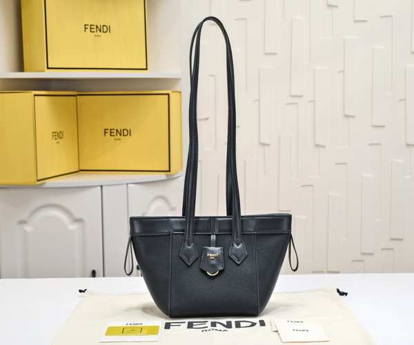 Fendi Origami スモール ブラックレザー 変形ミニバッグ フェンディ バッグ コピー