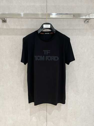 シンプル ロゴ入り クルーネック 半袖Tシャツ トムフォード Tシャツ 偽物 ブラック