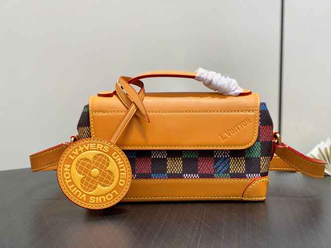 LV スティーマー･イーストウエスト ウェアラブル ウォレット ルイ・ヴィトン スーパーコピー N00187