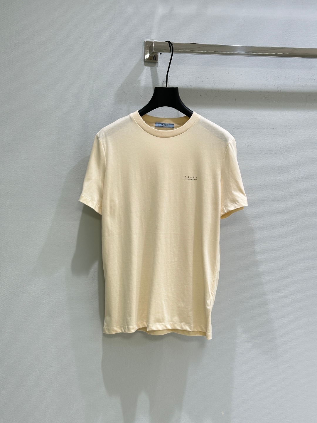 ユニセックス 人気 シンプル コットンジャージ 半袖Tシャツ プラダ Tシャツ コピー アプリコット