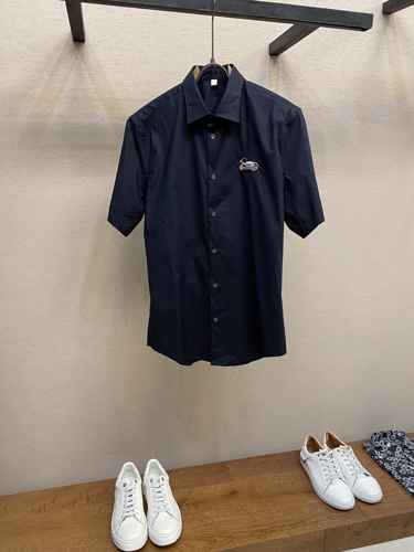 バーバリー シャツ 偽物 シンプル 上品 ショートスリーブシャツ ブラック