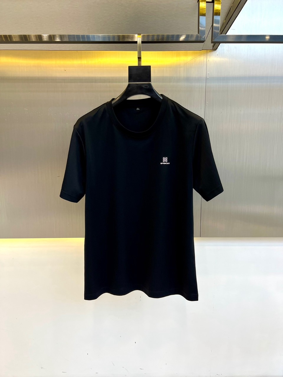 シンプル ロゴ クルーネック 半袖Tシャツ ジバンシィ Tシャツ 偽物 ブラック