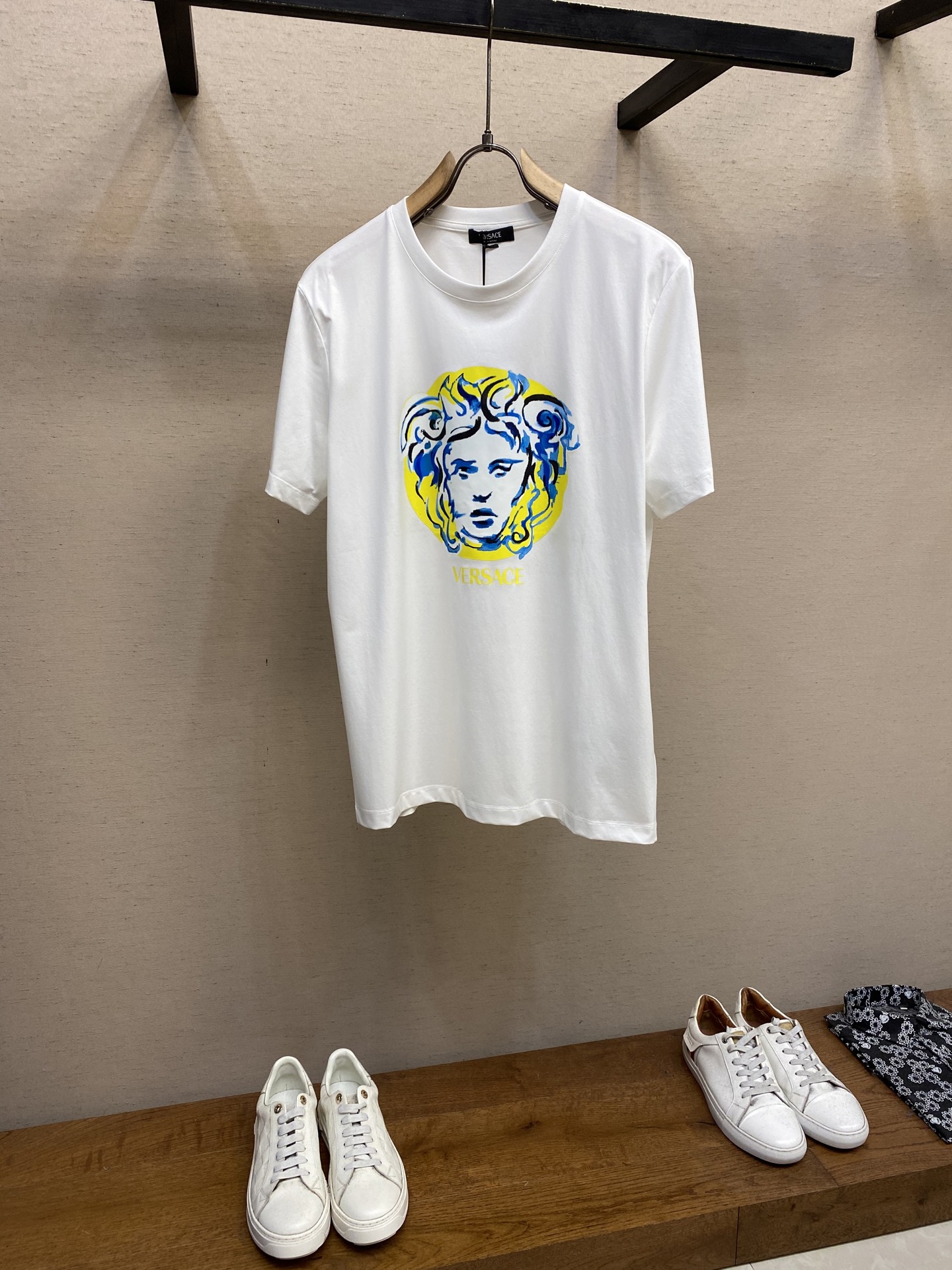 ペインテッド メドゥーサ 半袖Tシャツ ヴェルサーチェ Tシャツ コピー ホワイト