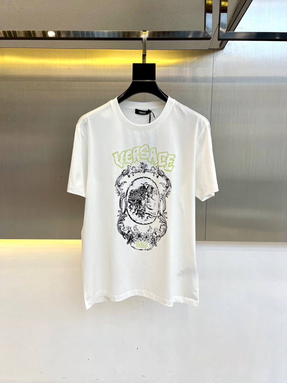 おしゃれ プリント クルーネック 半袖Tシャツ ヴェルサーチェ Tシャツ コピー ホワイト