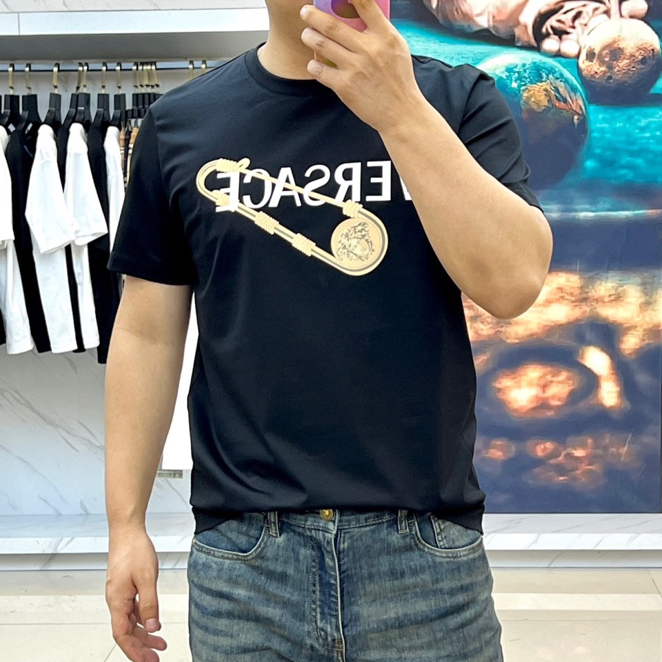 カジュアル ロゴ クルーネック 半袖Tシャツ ヴェルサーチェ Tシャツ 偽物 ブラック