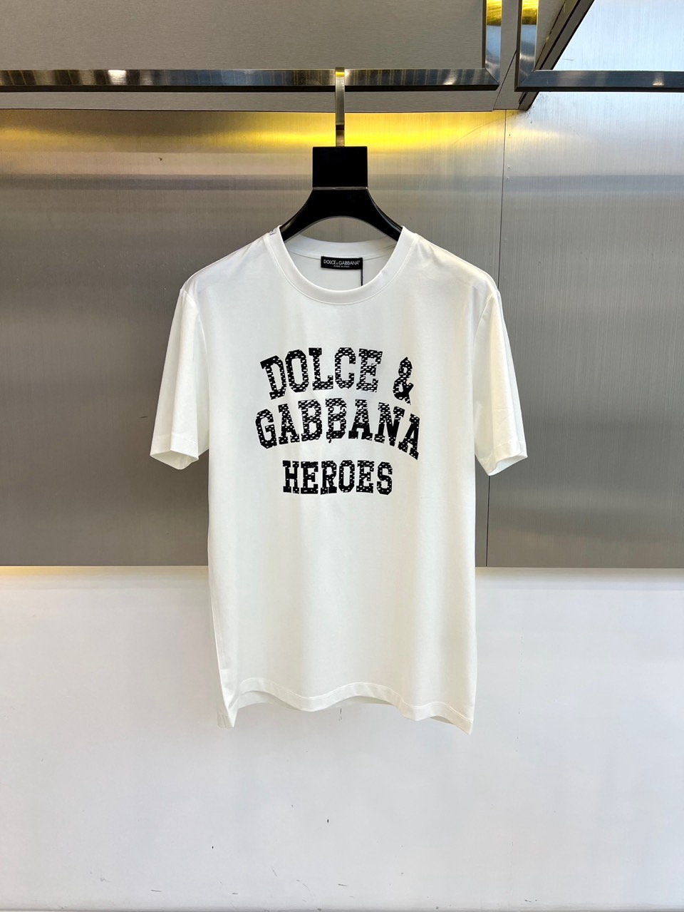 目を引く ロゴ 半袖Tシャツ ドルチェ&ガッバーナ Tシャツ 偽物 コットン ホワイト