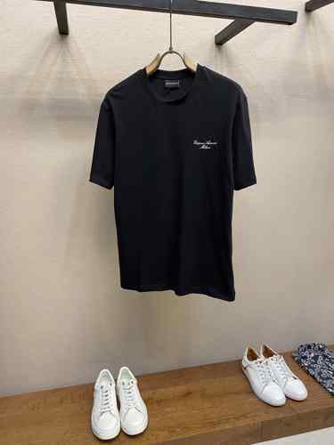 洗練された ロゴ刺繍 クルーネック アルマーニ Tシャツ 偽物 コットン ブラック