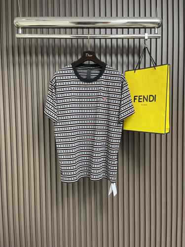 おしゃれ 総柄 半袖Tシャツ クロムハーツ Tシャツ 偽物 クルーネック