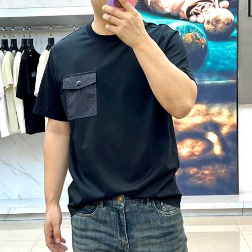 モノグラムポケット 半袖Tシャツ モンクレール Tシャツ 偽物 ブラック