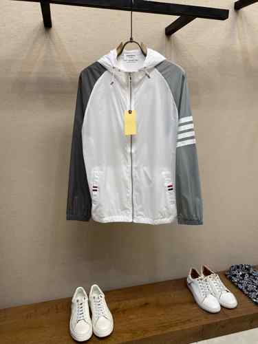 洗練されたおしゃれレザーボンバージャケット ボッテガ