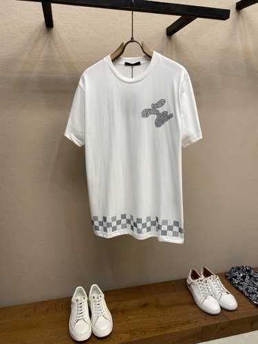 エンベリッシュドショートスリーブクルーネック ルイ・ヴィトン Tシャツ スーパーコピー