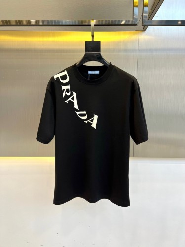 シンプル ロゴプリント 半袖Tシャツ プラダ Tシャツ 偽物 クルーネック ブラック