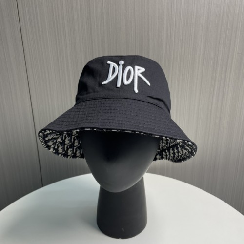 DIOR リバーシブルスモールブリムバケットハット【関税/送料込】 リバーシブル バケットハット クリスチャン・ディオール 帽子