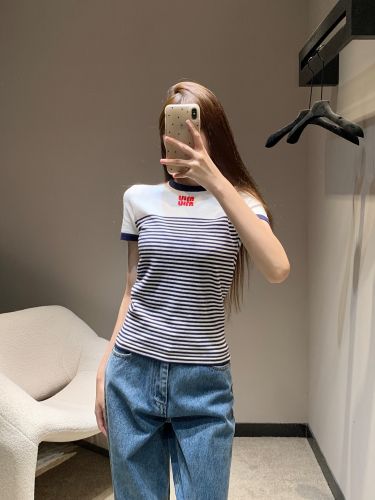ロゴ入り ニット トップス ミュウミュウ Tシャツ コピー クルーネック