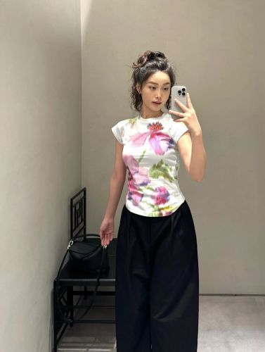 国内発送・すぐ届く 【LOEWE】スモールフィット Tシャツ スモールフィット Tシャツ（コットン&レーヨン） ピンク - LOEWE