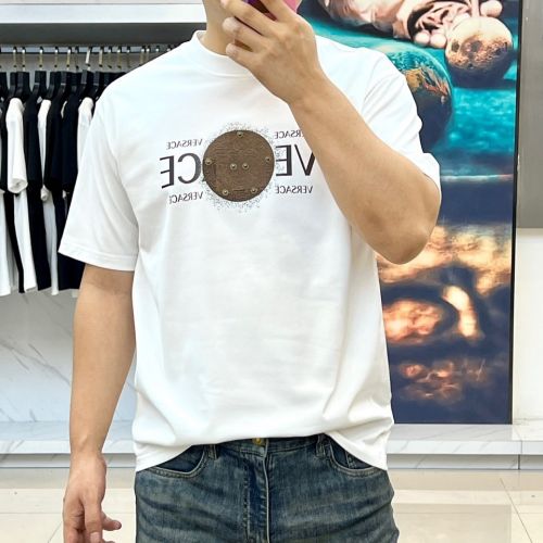 カジュアル ロゴ入り 半袖Tシャツ ヴェルサーチェ Tシャツ 偽物 コットン ホワイト