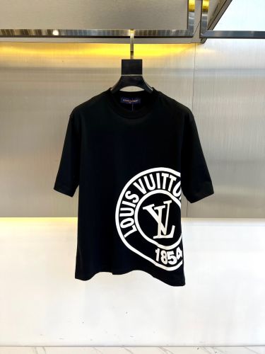 目を引く ロゴプリント クルーネック ルイ・ヴィトン Tシャツ 偽物 コットン ブラック