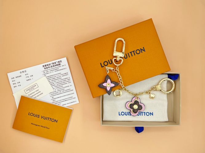 【ビタミンカラーが目を引く♪】Louis Vuitton バッグチャーム LOUIS VUITTON（キーホルダー ・ ホワイト/白色系）のフリマ