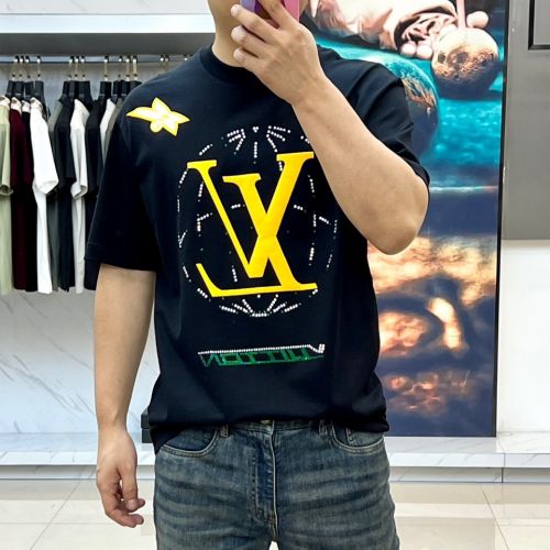 お洒落 プリント クルーネック ルイ・ヴィトン Tシャツ 偽物 ブラック