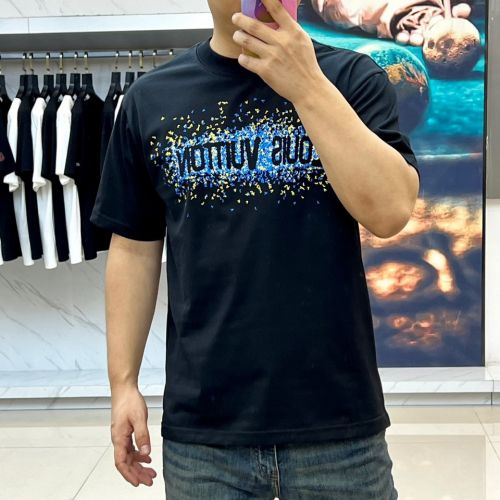 お洒落 ロゴプリント クルーネック ルイ・ヴィトン Tシャツ 偽物 半袖Tシャツ ブラック