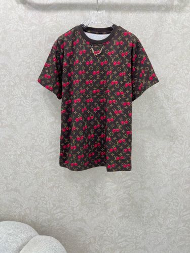 LV × TM チェリー Tシャツ ルイ・ヴィトン スーパーコピークルーネック ブラウン