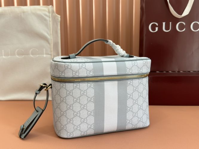 モダンな魅力☆グッチ オフィディアGG ミディアムトラベルバッグ スーパーコピー 811489