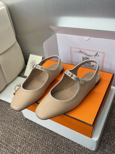 未使用級✨ HERMES エルメス　ローレン　アピ　ドゥース　フラットパンプス 未使用級✨ HERMES エルメス ローレン アピ ドゥース フラット
