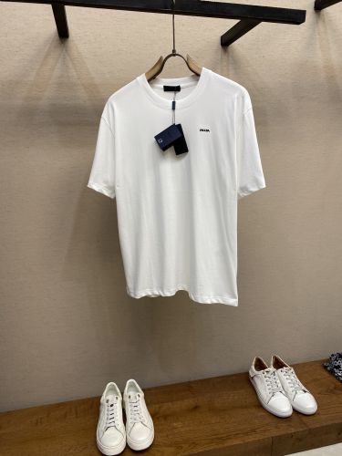 洗練された シンプル ロゴ刺繍 プラダ Tシャツ 偽物 クルーネック ホワイト