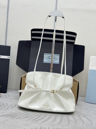 プラダ ダダ スモール ナッパレザー バッグ スーパーコピー1BG586 ホワイト