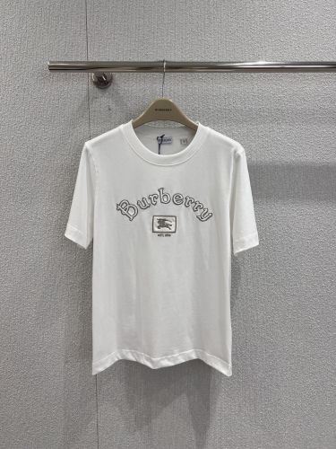 ゴシックロゴ コットンTシャツ バーバリー Tシャツ コピー クルーネック ホワイト