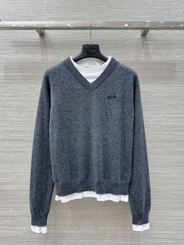 お洒落 カシミア Vネック セーター ミュウミュウ スーパーコピー トップス