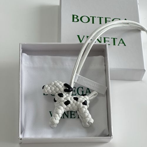 ボッテガヴェネタ ジョンジョンモチーフ ドッグ チャーム