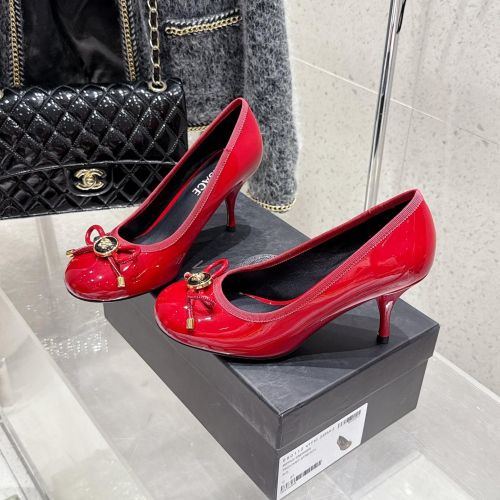 オペラ ボウ パテント パンプス ヴェルサーチェ スーパーコピー ハイヒール レッド