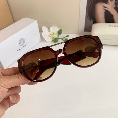 洗練された ヴェルサーチェ サングラス 偽物 モダン メドゥーサ アイウェア