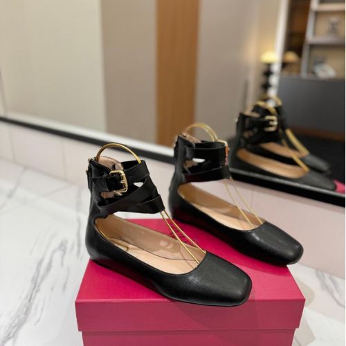 上品 エレガント ストラップ フラットシューズ ヴァレンティノ スーパーコピー ブラック