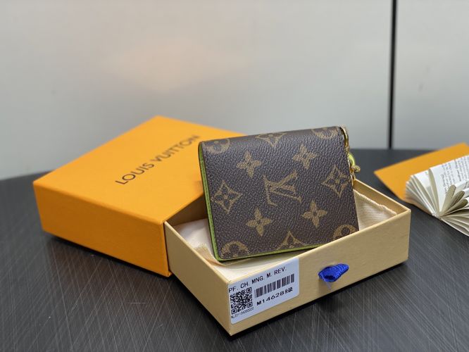 M14628 ウォレット・LV チャーム ルイヴィトン スーパーコピー 二つ折り財布