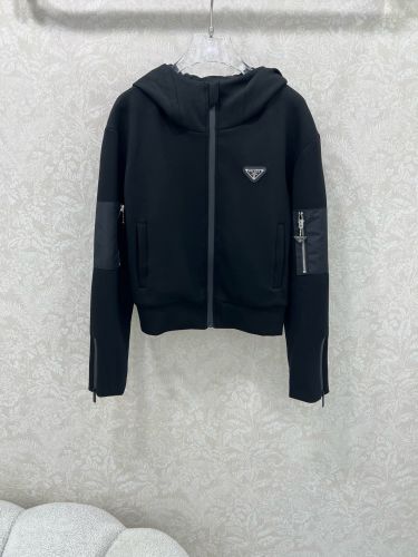 カジュアル フード付き クロップドパーカー プラダ パーカー 偽物 ブラック