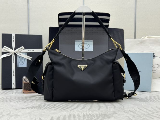 カジュアル ナイロン ショルダーバッグ プラダ バッグ スーパーコピー 1BC264 ブラック