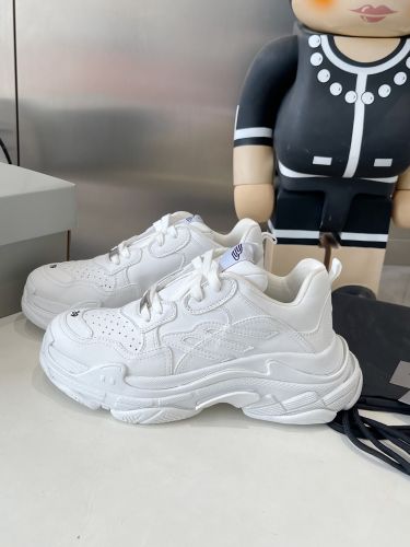 人気 TRIPLE S SPORTY スニーカー バレンシアガ スーパーコピー レディース メンズ