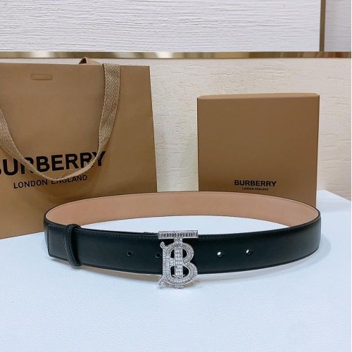 洗練された 上品 TBバックル 合わせやすい レザーベルト バーバリー ベルト コピー 