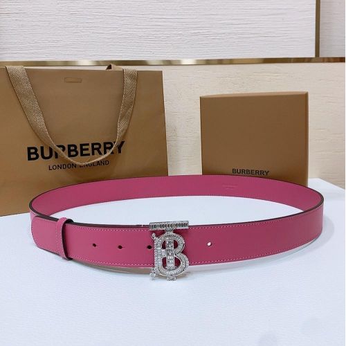 洗練された 上品 バーバリー ベルト コピー TBバックル 合わせやすい レザーベルト