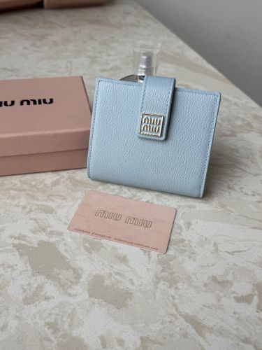 洗練された シンプル コンパクト ウォレット ミュウミュウ 財布 コピー 二つ折り財布 ブルー
