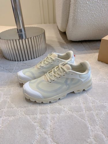 履き心地抜群◆LOEWE×On スニーカー クラウドベンチャー 2.0 スニーカー ロエベ スーパーコピー