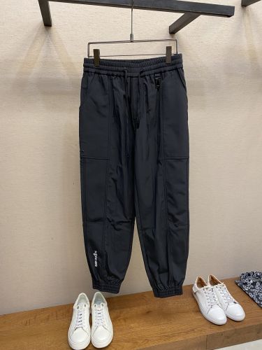 アウトドア カジュアル ロングパンツ モンクレール パンツ 偽物 ブラック