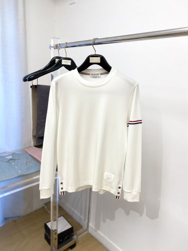 定番 お洒落 長袖Tシャツ トムブラウン Tシャツ 偽物 クルーネック ホワイト