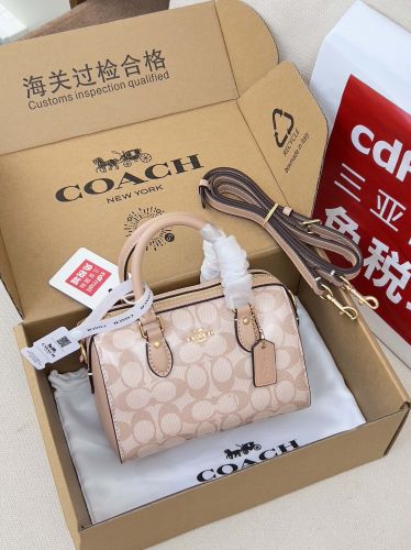 コーチ バッグ スーパーコピー定番 人気 シグネチャー柄  ミニボストンバッグ
