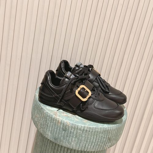 バックル付レザー スニーカー ミュウミュウ スニーカー コピー レディースシューズ